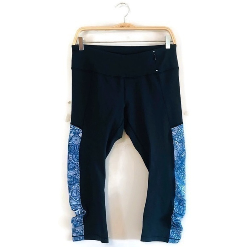 Calia By Carrie Underwood Women’s Essential Printed Capri Black Blue size Large